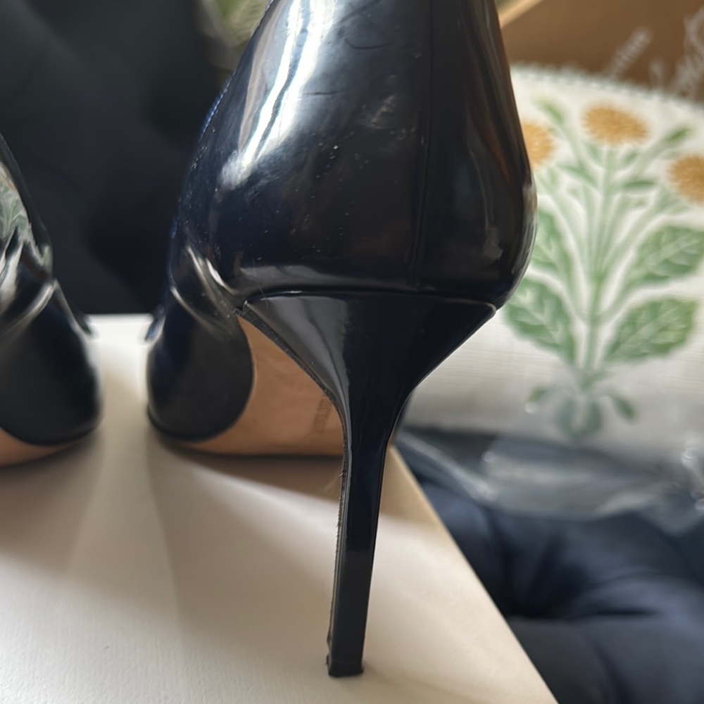Manolo Blahnik Navy Patent Leather Heels - Picture 3 of 6